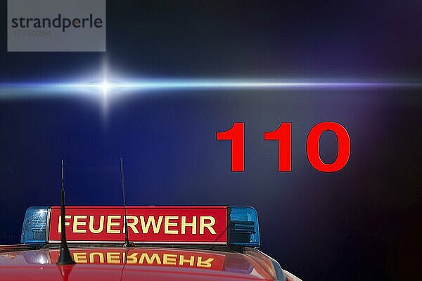Symbolbild  Feuerwehr Einsatzfahrzeug  Notruf 110 mit Strahlenkreuz  München  Bayern