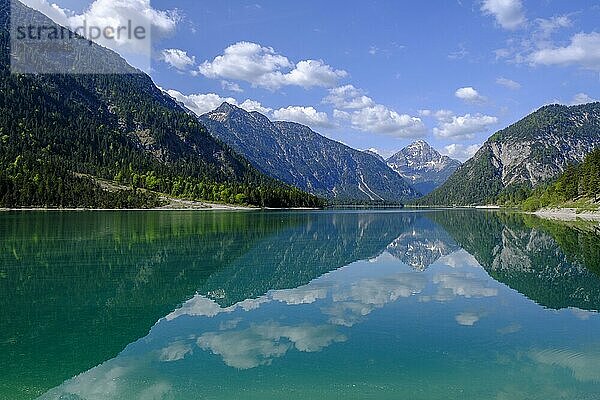 Plansee  bei Reutte  Tirol  Österreich  Europa