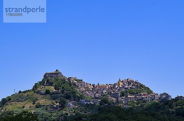 Bergdorf Castiglione di Sicilia  Sizilien  Italien  Europa