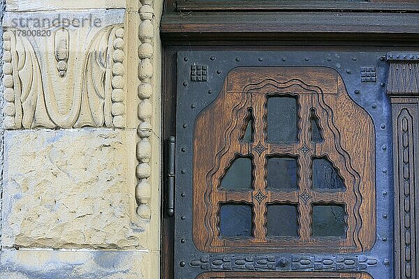 Evangelische Markuskirche im Stuttgarter Stadtbezirk Süd an der Filderstraße  Ecke Römerstraße  im Heusteigviertel  der 1908 eingeweihte Bau ist eine der wenigen im Jugendstil erbauten Kirchen und eine der ersten in Stahlbeton ausgeführten Kirche  Landeshauptstadt Stuttgart  Baden-Württemberg  Deutschland  Europa