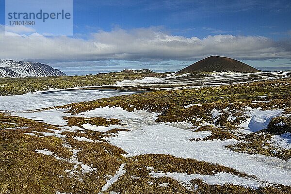 Verschneite Berglandschaft  Halbinsel Snæfellsnes  Vesturland  Island  Europa