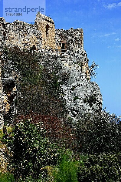 Mittelalterliche  Burgruine  Burg St. Hilarion  im Volksmund Schloss der 1000 Gemächer  liegt in Nordzypern unweit von Kyrenia  Girne auf einer Felskuppe