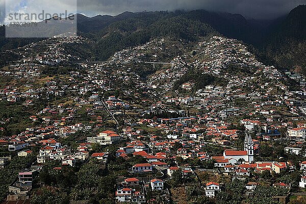 Funchal-West  Blick von Sao Martinho auf einen Teil der Stadt  Madeira