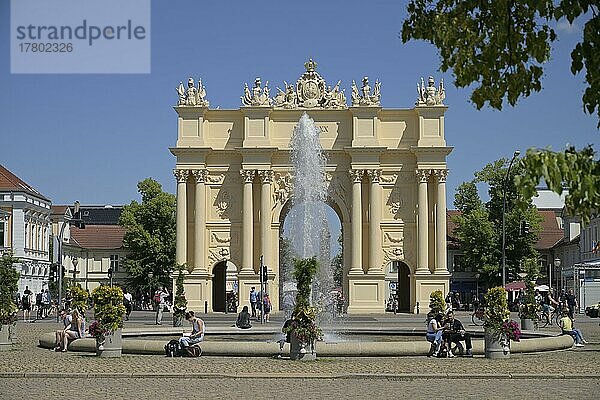 Brandenburger Tor  Luisenplatz  Potsdam  Brandenburg  Deutschland  Europa