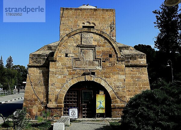 Lefkosa  Lefkosia  Nikosia  im Nordteil der Hauptstadt Zyperns  das Girne Kapisi  Kyrenia-Tor im Norden der Altstadt  Nordzypern