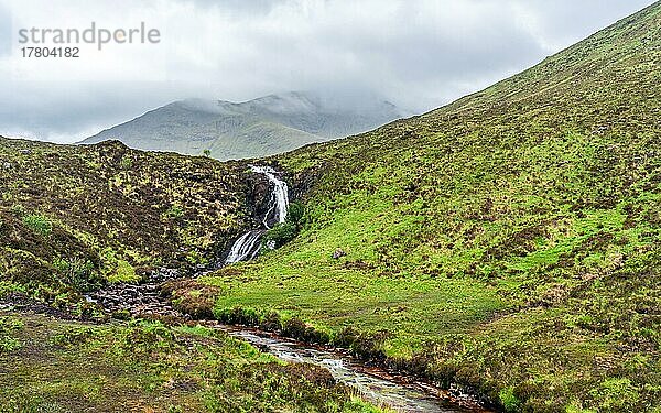 Eas a Bhradain Wasserfall oder Blackhills Wasserfall  Isle of Skye  Schottland  UK