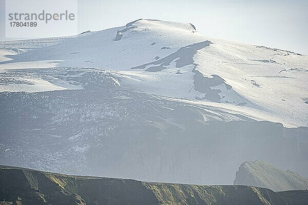 Berge mit Gletscher Eyjafjallajökull  Isländisches Hochland  Þórsmörk  Suðurland  Island  Europa