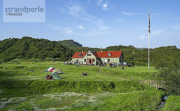 Hütte und Zeltplatz Langidalur  Berglandschaft  Isländisches Hochland  Þórsmörk Nature Reserve  Suðurland  Island  Europa