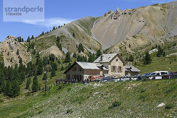 Historisches Gasthaus Refuge Napoleon von 1858  Col de l Izoard  Cottische Alpen  Route des Grandes Alpes  Département Hautes-Alpes  Frankreich  Europa