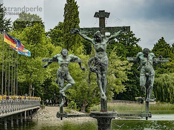 Schwedenkreuz von 1577 am Mainau-Ufer neben der Brücke zur Insel Mainau  Konstanz  Baden-Württemberg  Deutschland  Europa