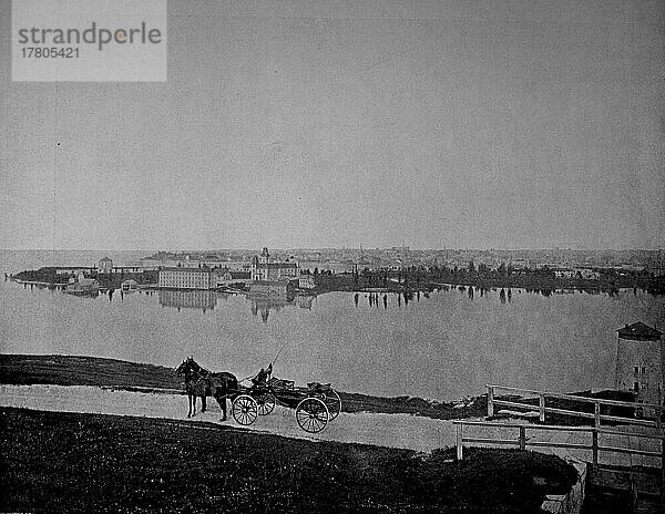 Blick über den St. Lorenz-Strom auf die Militärakademie und die Stadt Kingston  ca 1880  Amerika  Historisch  digital restaurierte Reproduktion einer Fotovorlage aus dem 19. Jahrhundert