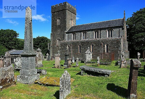 Kirche und Friedhof von Kilmartin  Schottland  Großbritannien  Europa