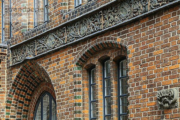 Fassade Altes Rathaus im Stil der norddeutschen Backsteingotik  Landeshauptstadt Hannover  Niedersachsen  Deutschland  Europa