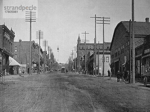 Straßenszene  Hauptstraße in Butte  einer Stadt im großen Bergbaugebiet von Montana  ca 1880  Amerika  Historisch  digital restaurierte Reproduktion einer Fotovorlage aus dem 19. Jahrhundert
