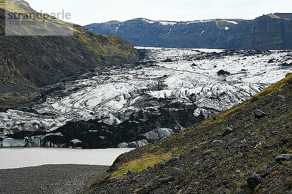 Der Gletscher Mýrdalsjökull bei Vík í Mýrdal  Island  Europa