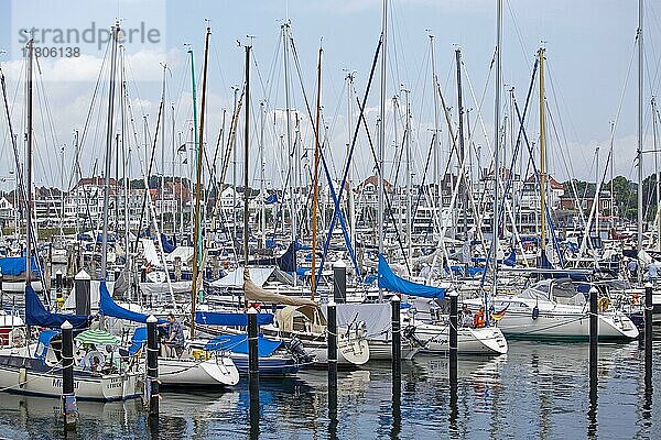 Yachthafen  Priwall  Travemünde  Lübeck  Schleswig-Holstein  Deutschland  Europa