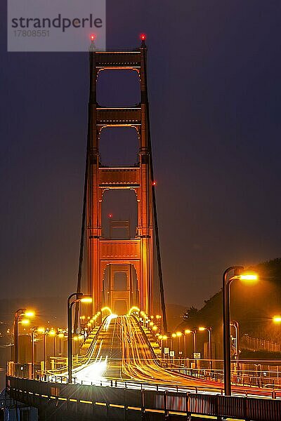 Golden Gate Bridge im Morgengrauen  San Francisco  Kalifornien  USA  Nordamerika