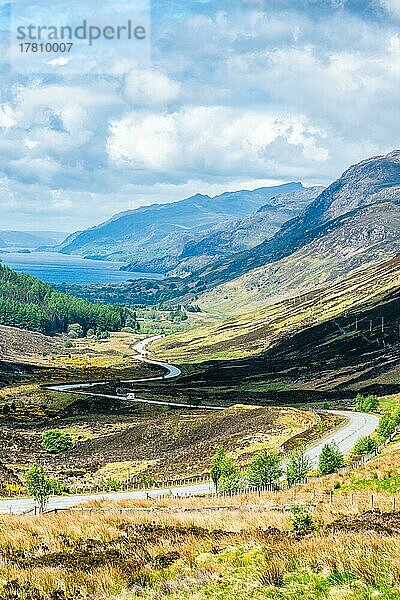 Loch Maree und Tal vom Aussichtspunkt Glen Docherty  A832  NC500  Highland  Schottland  UK