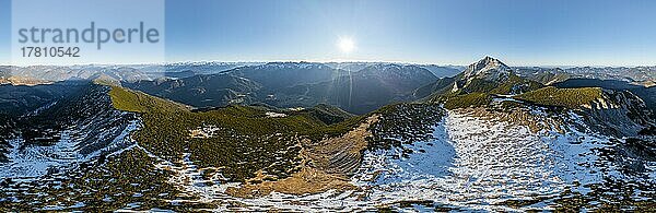 Luftaufnahme  Alpenpanorama  rechts Guffertspitze  Mitte Guffertstein  links Sandeck  Brandenberger Alpen  Nördlichen Kalkalpen  Ostalpen  Tirol  Österreich  Europa