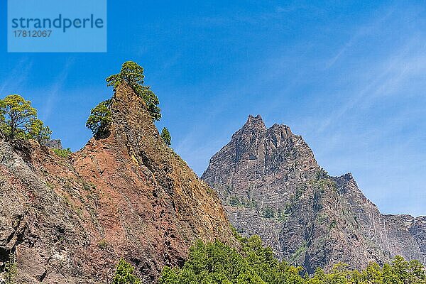 Felsspitzen im Vulkankessel des Nationalpark Caldera de Taburiente  Los Brecitos  Insel Palma  Kanarische Inseln  Spanien  Europa