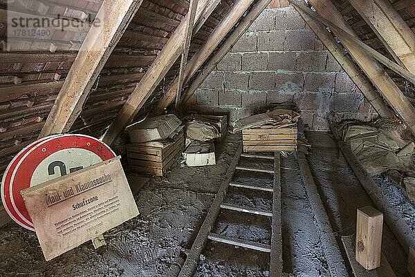 Dokumentenfund der 1930er Jahre auf einem Dachboden  Bayern  Ddeutschland