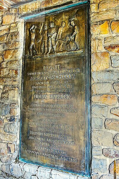 Gedenktafel für leitender Techniker Vorstand Generaldirektor von Großglockner Hochalpenstraßen AG Ingenieur Hofrat Dipl. -Ing. Franz Friedrich Wallack  Großglockner Hochalpenstraße  Kärnten  Österreich  Europa