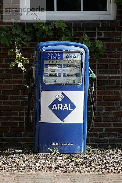 Alte Aral Zapfsäule  Tankstelle  Deutschland  Europa