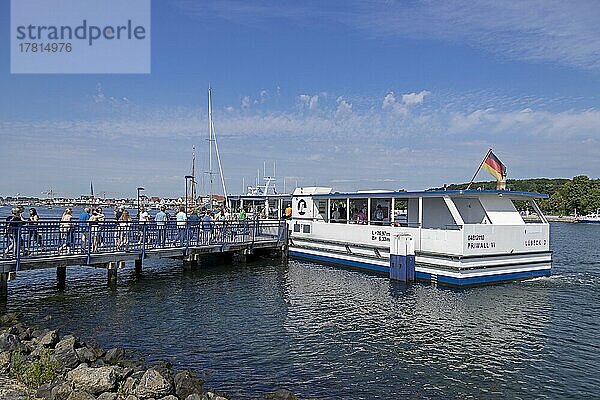 Anleger der Personenfähre  Priwall  Travemünde  Lübeck  Schleswig-Holstein  Deutschland  Europa