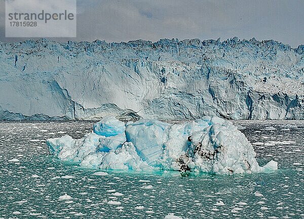 Gletscher Eqi und Eisbrocken in Grönland