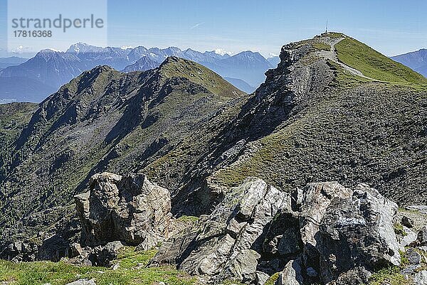 Venet  Berg Venet  Gipfelkreuz Piller  Alpen  Zams  Tirol  Österreich  Europa