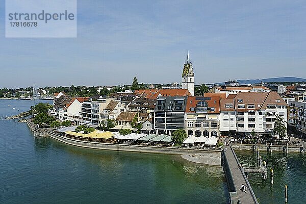 Ausblick vom Moleturm mit Kirche St. Nikolaus  Friedrichshafen  Bodensee  Baden-Württemberg  Deutschland  Europa