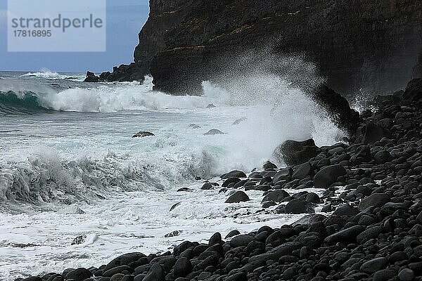 An der Atlantikküste bei Puerto de Tazacorte  La Palma  Kanarische Insel  Spanien  Europa