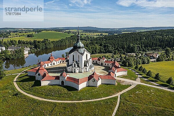 Luftaufnahme der Unesco Wallfahrtskirche des Heiligen Johannes von Nepomuk  Tschechische Republik  Europa