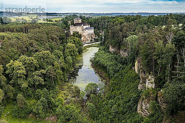 Luftaufnahme der Burg Kost  Böhmisches Paradies  Tschechische Republik  Europa