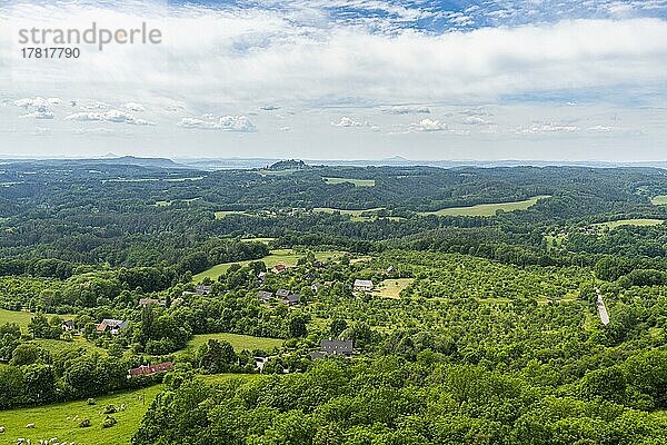 Aussicht von der Burg Trosky  Böhmisches Paradies  Tschechische Republik  Europa