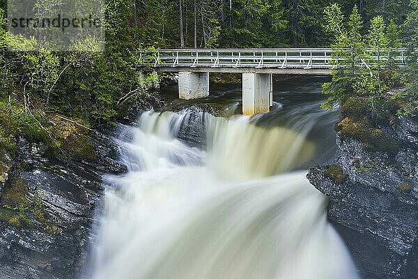 Wasserfall Hällingsafallet  Nationalpark Lierne  Provinz Jämtlands  Schweden  Europa