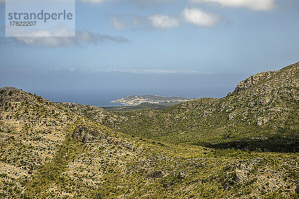 Spanien  Balearen  Cala Mesquida  Hügel der Insel Mallorca