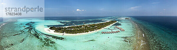 Maldives  Lhaviyani Atoll  Helicopter panorama of Kanuhura resort