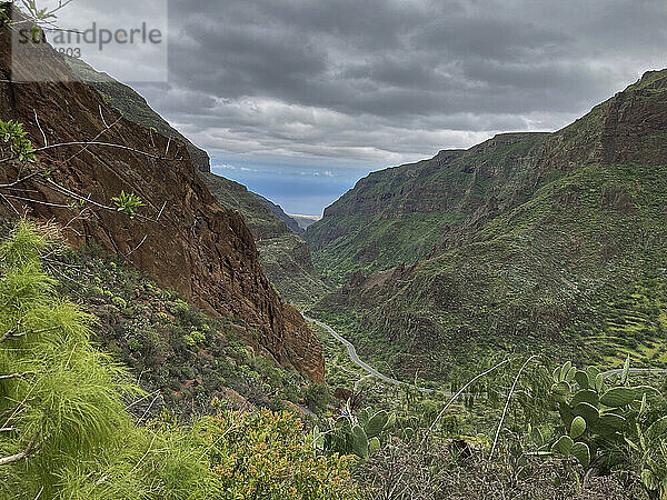 Spanien  Gran Canaria  bewölkter Himmel über der Guayadeque-Schlucht im Sommer