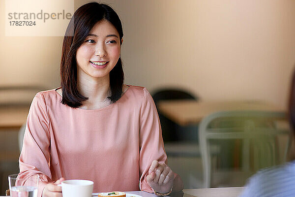 Japanese women at a cafe