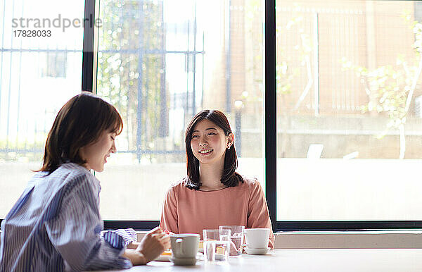 Japanese women at a cafe