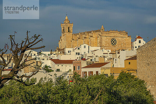 Ansicht der Catedral de Santa Maria de Menorca  Ciutadella  Menorca  Balearen  Spanien  Mittelmeer  Europa