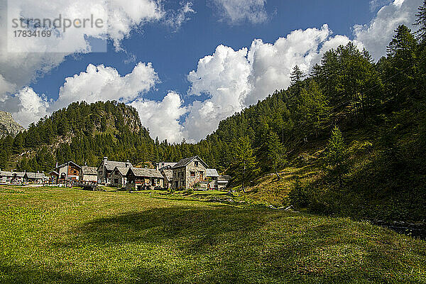 Das kleine Dorf Crampiolo  Alpe Devero  Domodossola  Piemont  Italien  Europa