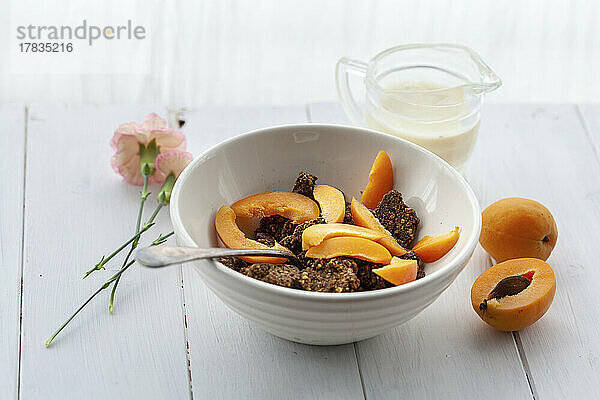 Granola mit Aprikosen