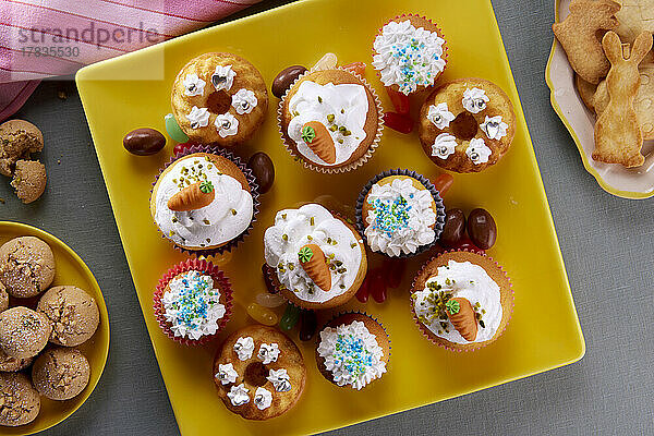 Cupcakes mit Verzierung zu Ostern