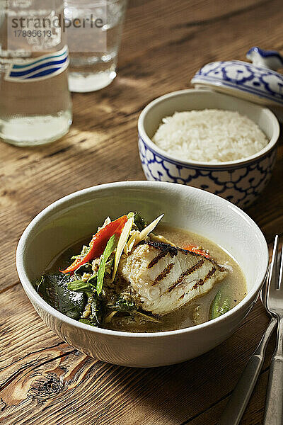 Thai-Curry mit Weißfisch und Gemüse