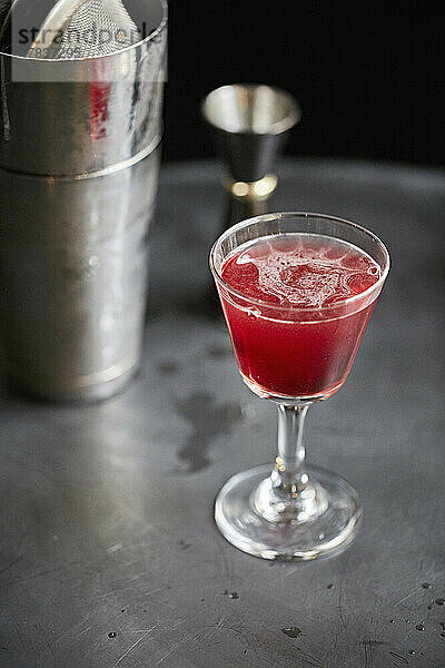 Roter Cocktail
