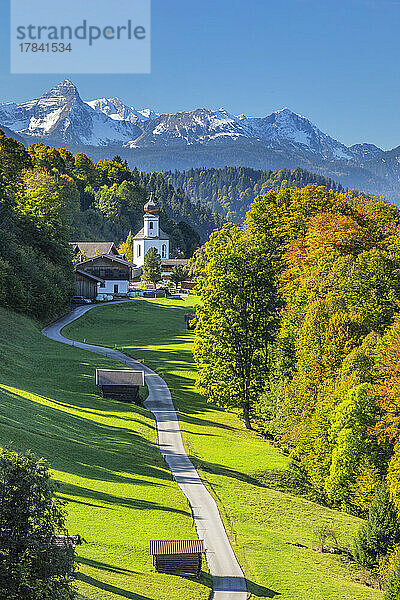 Wamberg Bergdorf  Zugspitze  2962m  Gebirge  Garmisch-Partenkirchen  Oberbayern  Deutschland  Europa