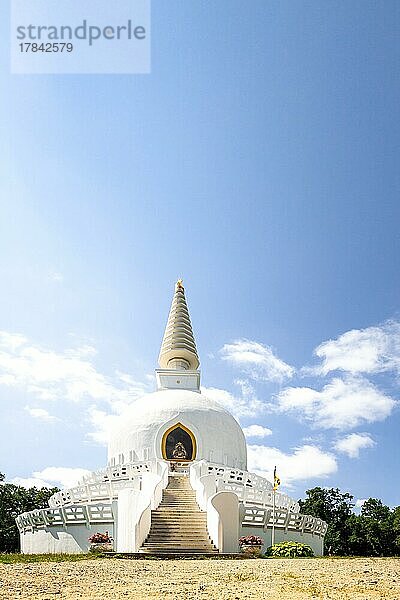 Weiße Friedens-Stupa Zalaszántó  buddhistisch zentrum  Tempel  Zalaszántó  Balaton  Ungarn  Europa