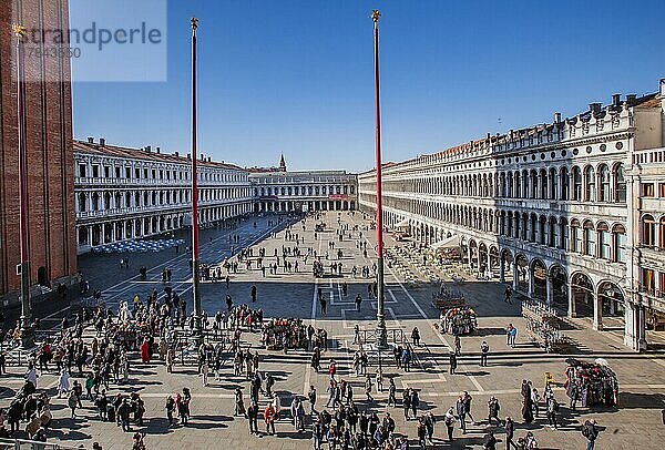 Markusplatz mit den Prokuratien  Venedig  Venetien  Adria  Norditalien  Italien  Europa